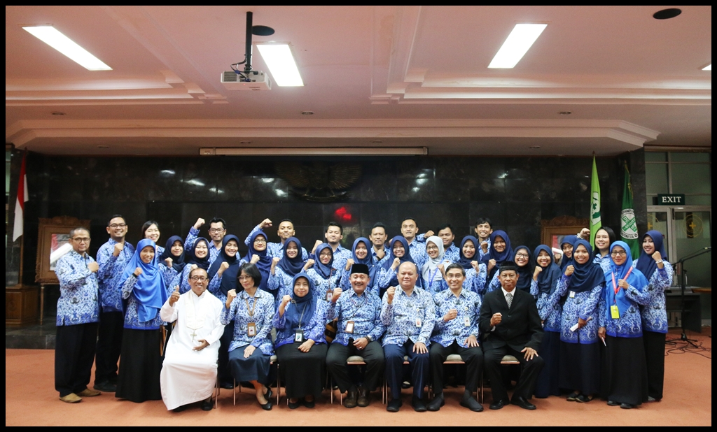 Pengambilan Sumpah PNS dan Penandatanganan Komitmen Melaksanakan Pembangunan Kesehatan yang Baik, Bersih dan Melayani dengan Semangat Reformasi Birokrasi  di Lingkungan RSUP Dr. Sardjito